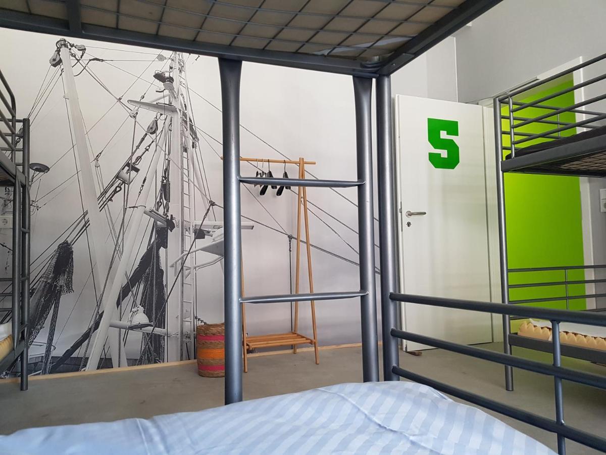 Hostel Sleeptide Husum  Exterior foto