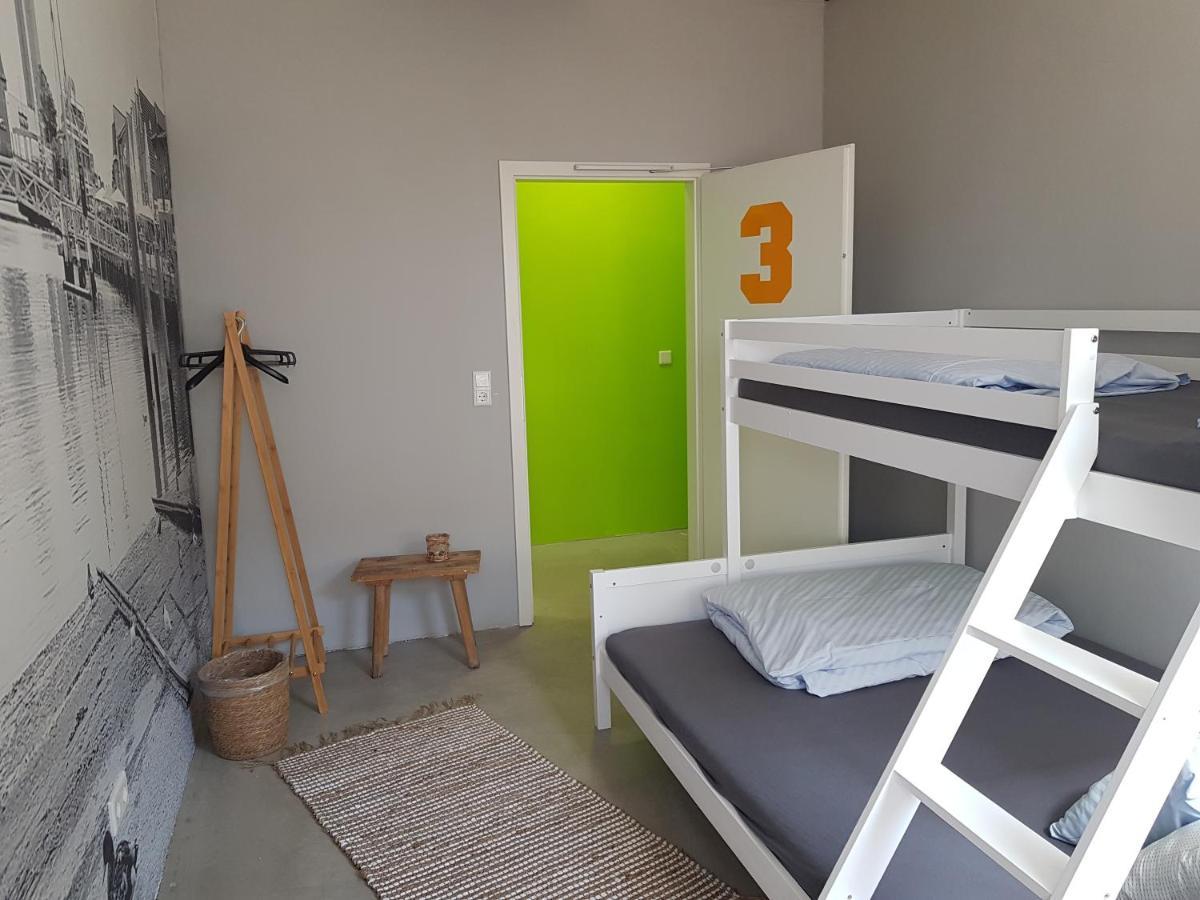 Hostel Sleeptide Husum  Exterior foto