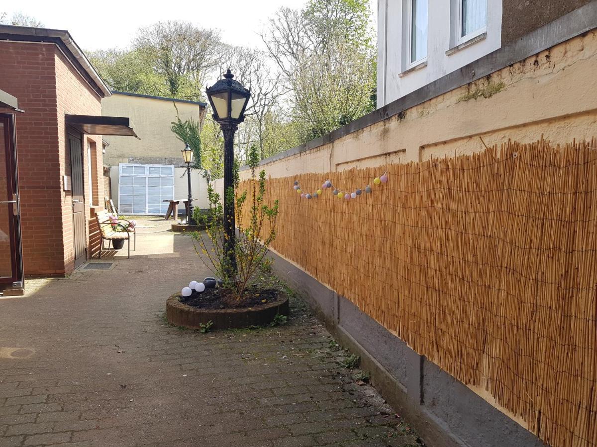 Hostel Sleeptide Husum  Exterior foto