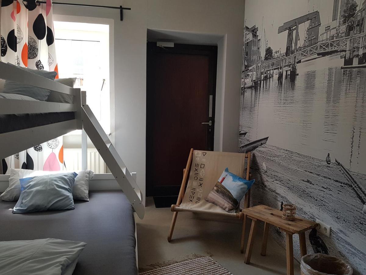 Hostel Sleeptide Husum  Exterior foto