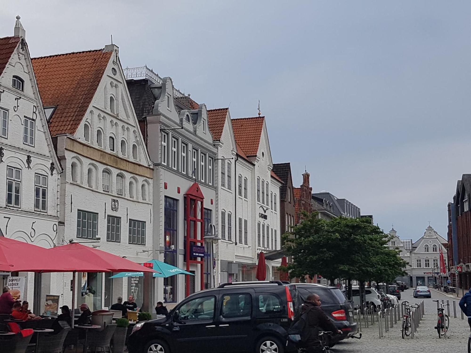 Hostel Sleeptide Husum  Exterior foto