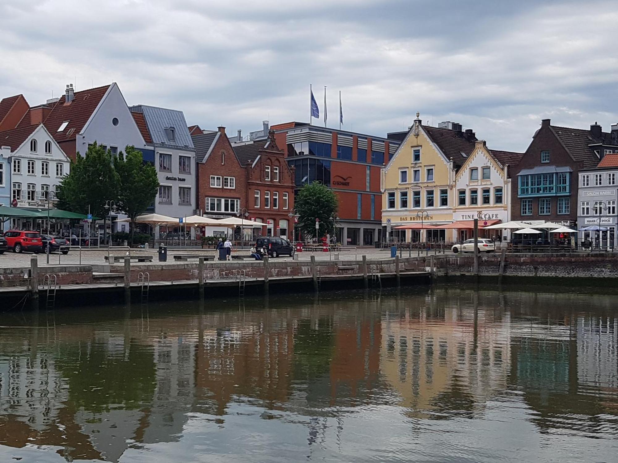 Hostel Sleeptide Husum  Exterior foto