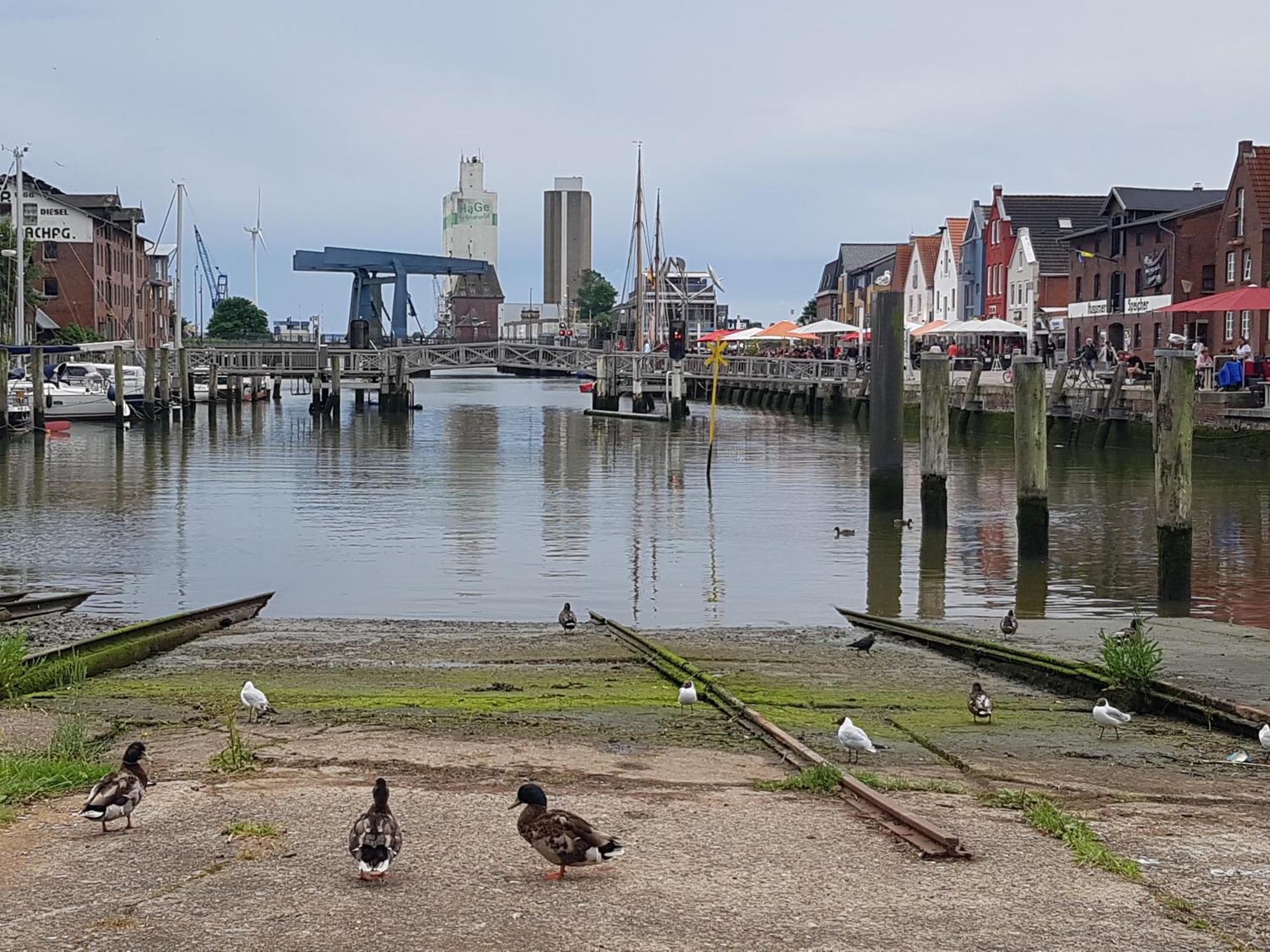 Hostel Sleeptide Husum  Exterior foto